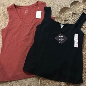 Bundle of 2 women’s tanks XXL